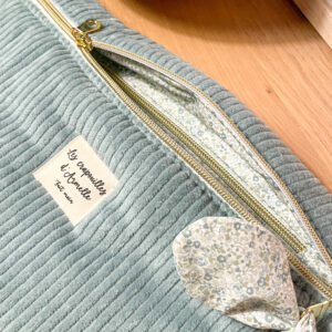 Sac banane velours vert d'eau et fleurie verte