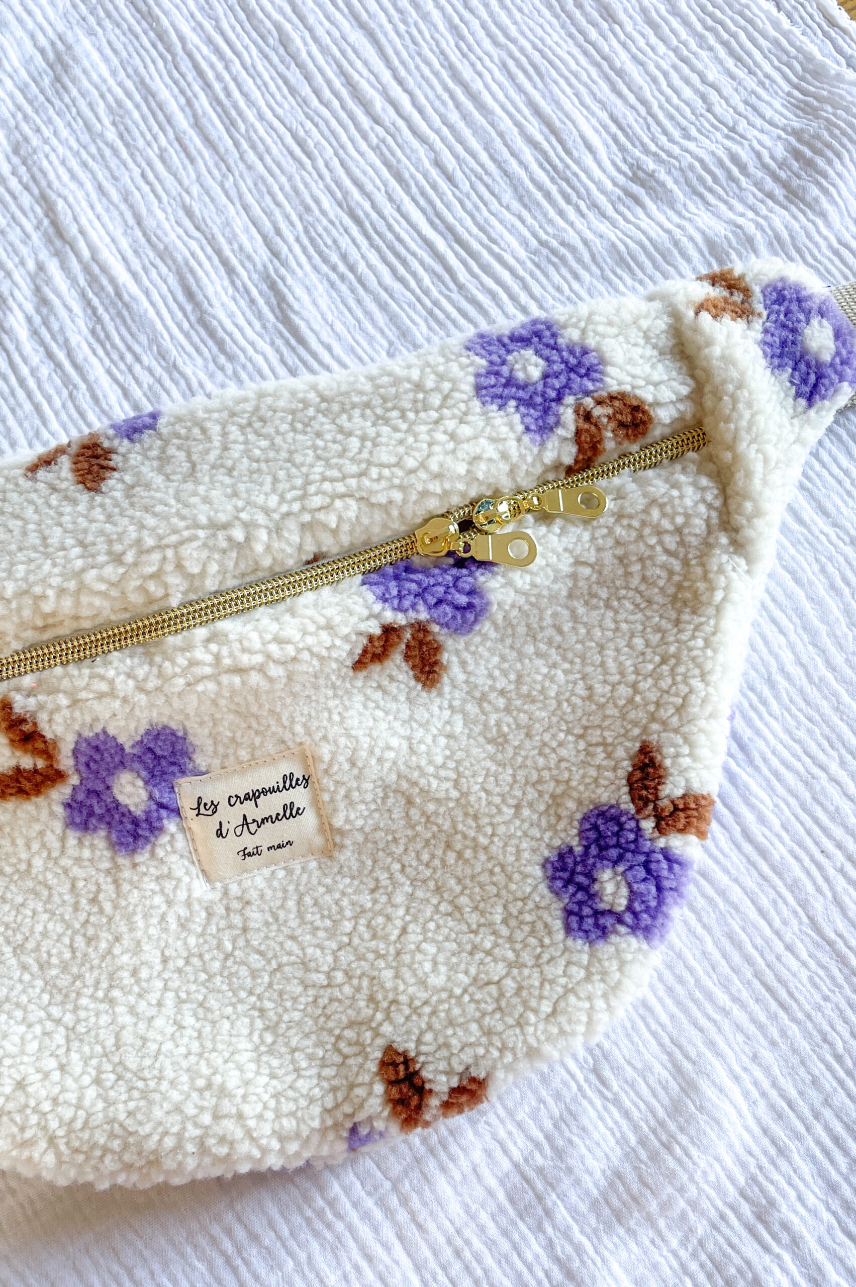 sac banane sherpa fleurie violette